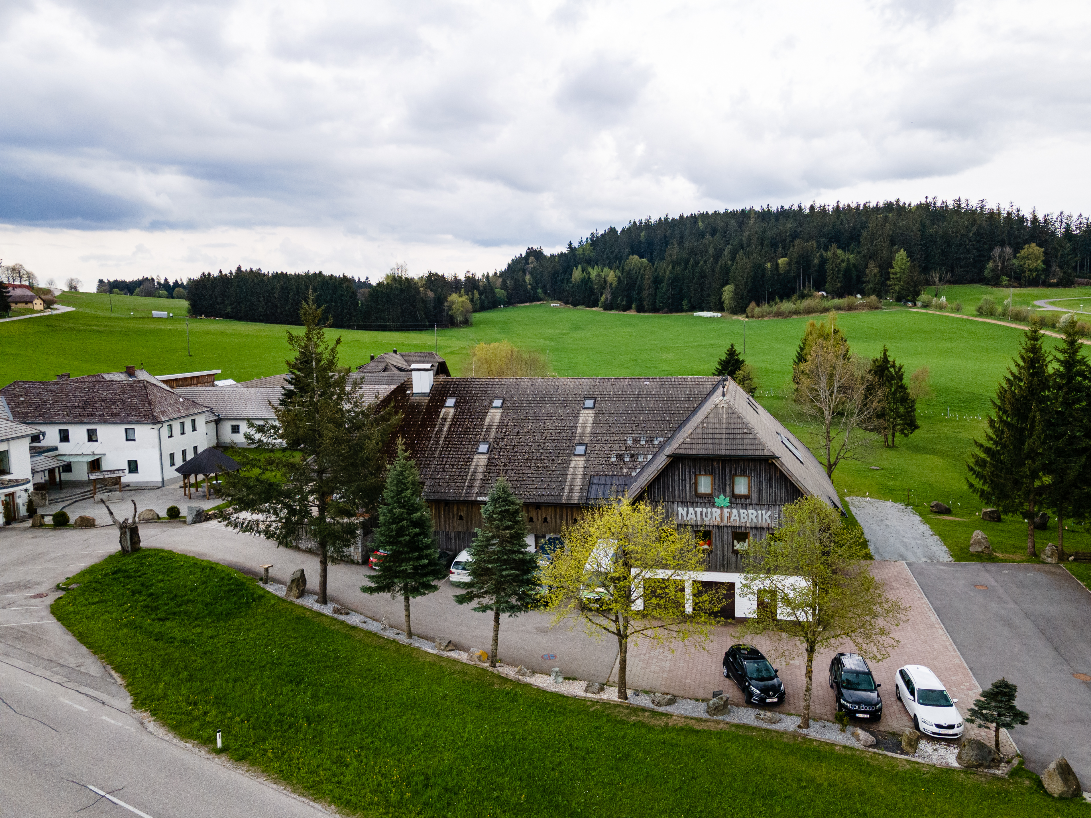 Naturfabrik Helfenberg Logo